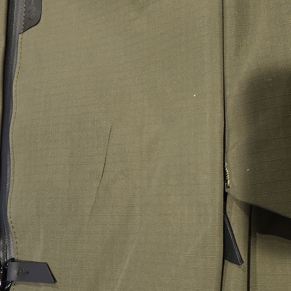 NWOT Alpaka Metro Crossbody Bag Left Green - Picture 9 of 9